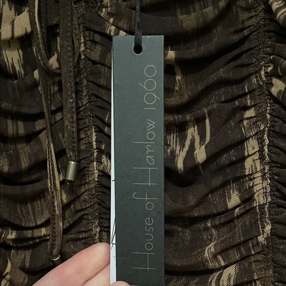 NWT House Of Harlow Patterned Long Sleeve Top - Picture 4 of 9